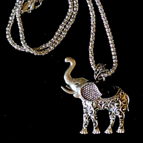 Gorgeous Elephant Necklace, Bracelet & Earrings!! - Picture 6 of 8